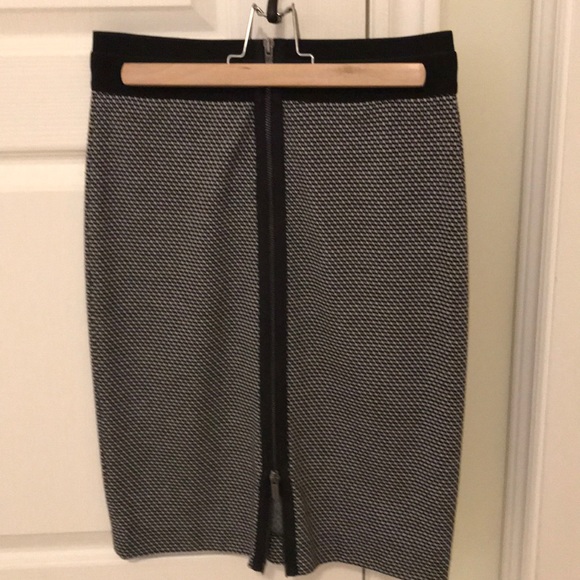 BCBG Skirt - Picture 2 of 5